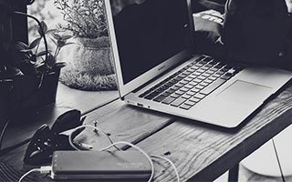 江南体育中心官网-阵中仅4名中卫，迪马：米兰打算在关窗前再引进一名中卫，米兰门将迪达