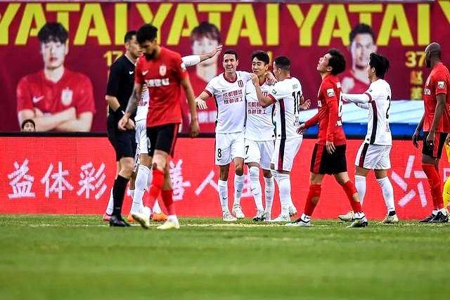 上港对恒大：顶级对决引球迷狂热的简单介绍