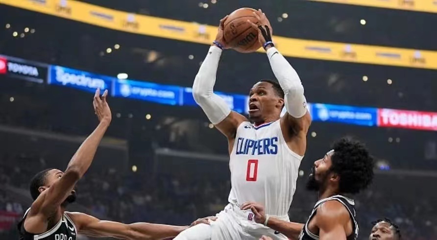 江南体育首页-湖人逆转篮网，取得七连胜领跑西部！